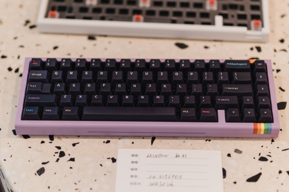 客制化套件：什么是客制化键盘！